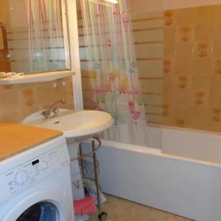 Confortable Avec Balcon, Proche Des Thermes Et Centre-ville, Ideal Pour 2 Personnes Avec Wifi - Fr-1-703-90 *